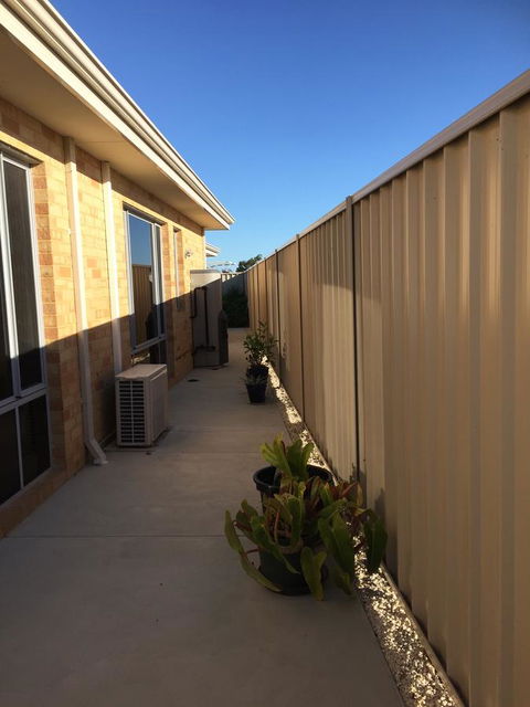 Lakeside Views - Accommodation Cairns 11