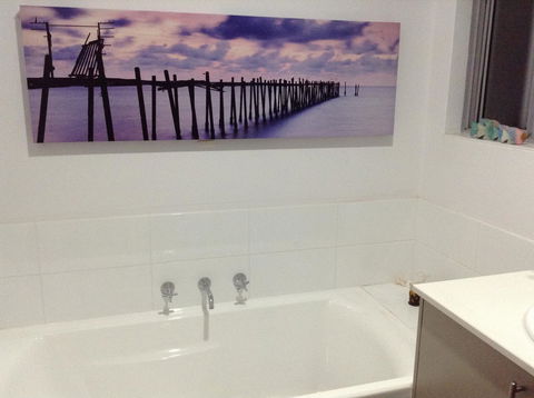 Lakeside Views - Accommodation Cairns 3