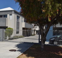 Central Executive Townhouse - Accommodation Cairns