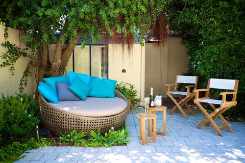 Cottesloe Artist's Beach Retreat - Accommodation Cairns 1