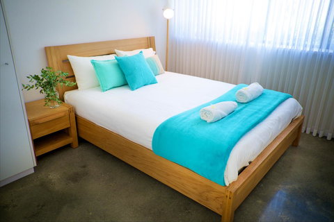 Cottesloe Artist's Beach Retreat - Accommodation Cairns 0