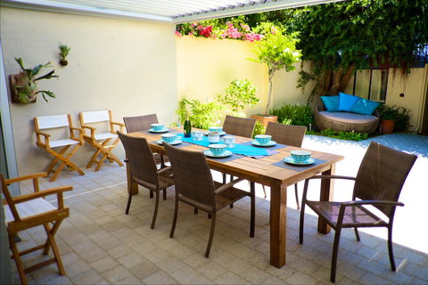 Cottesloe Artist's Beach Retreat - Accommodation Cairns 2