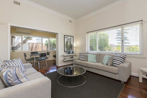 Cottesloe Bel-Air Apartment - Accommodation Cairns 0
