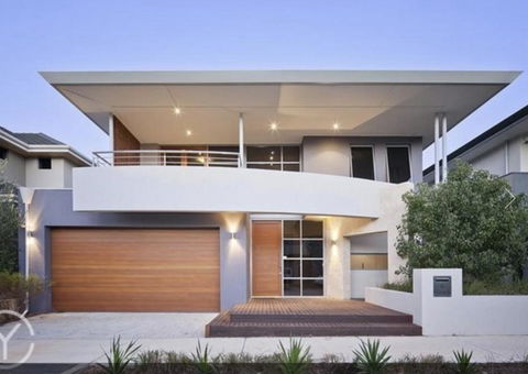 Adele's Luxury South Beach Apartment With King Bed - Accommodation Cairns 0