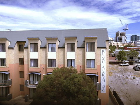 Regal Apartments - Accommodation Cairns 2