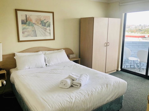 West Beach Lagoon 114 â€“ Ocean Views - Accommodation Cairns 6