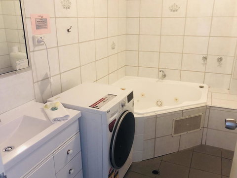 West Beach Lagoon 114 â€“ Ocean Views - Accommodation Cairns 9