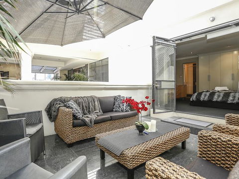 New York On King - Accommodation Cairns 5