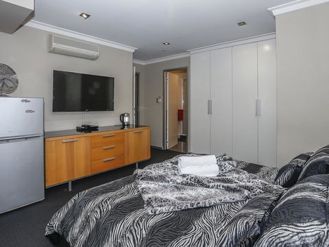 New York On King - Accommodation Cairns 4
