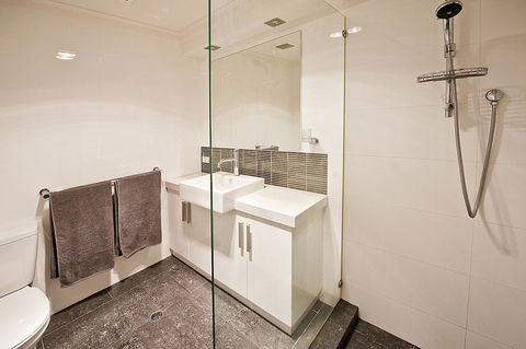 New York On King - Accommodation Cairns 34