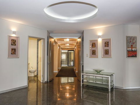 New York On King - Accommodation Cairns 7