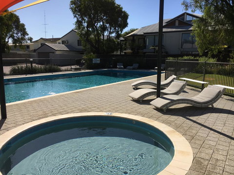 Geographe Bay Apartment - Accommodation Cairns 5