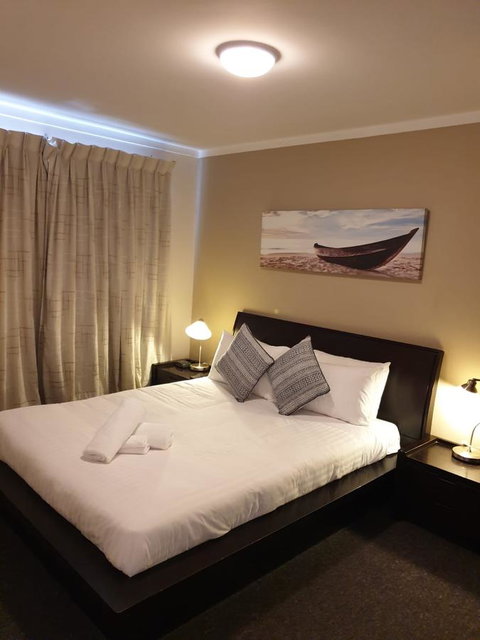 West Beach Lagoon 107 - Great Value - Accommodation Cairns 3