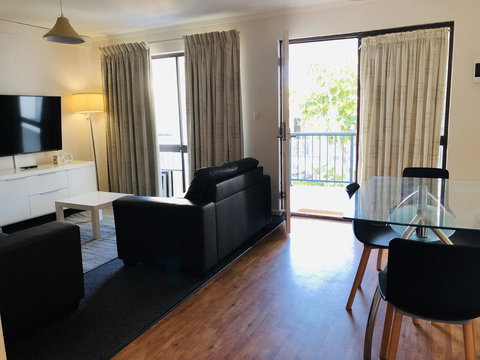 West Beach Lagoon 107 - Great Value - Accommodation Cairns 7