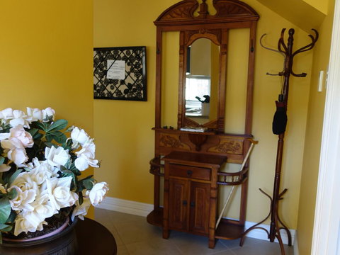 The Blacksmiths Cottage - Accommodation Cairns 17