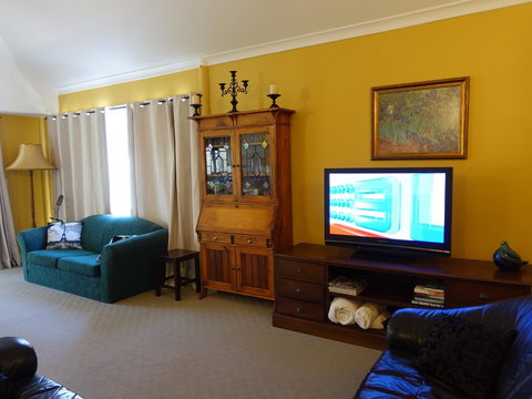 The Blacksmiths Cottage - Accommodation Cairns 34