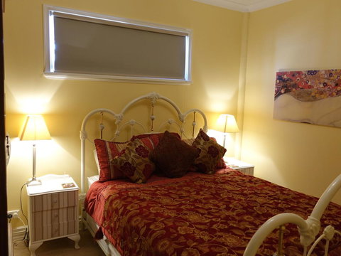 The Blacksmiths Cottage - Accommodation Cairns 24