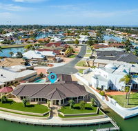 LA ANCHOR ON THE CANALS MANDURAH - Accommodation Cairns