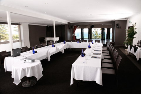 Cottesloe Beach Hotel - Accommodation Cairns 19