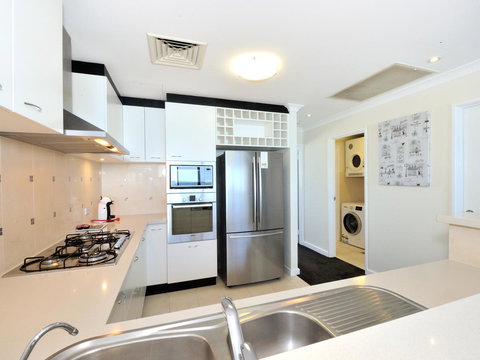 Nautilus By Rockingham Apartments - Accommodation Cairns 14