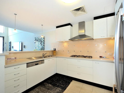 Nautilus By Rockingham Apartments - Accommodation Cairns 13