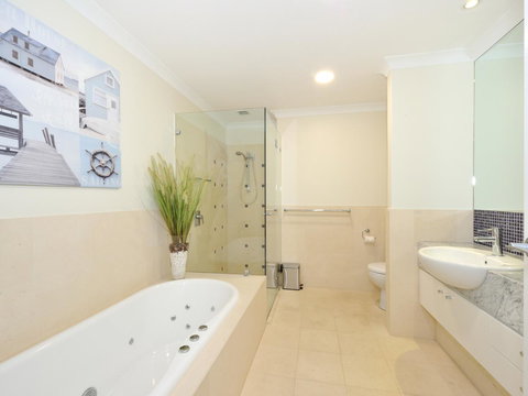 Nautilus By Rockingham Apartments - Accommodation Cairns 6