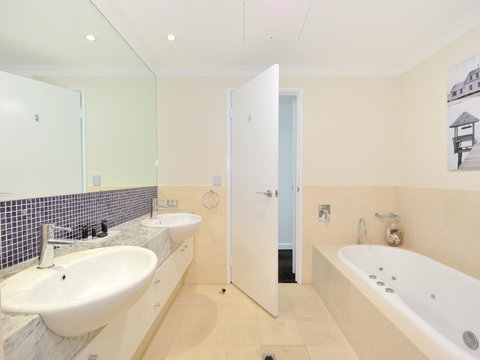 Nautilus By Rockingham Apartments - Accommodation Cairns 5