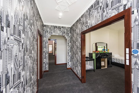 Big House Heated Pool 11 Beds Como / South Perth / Applecross - Accommodation Cairns 10