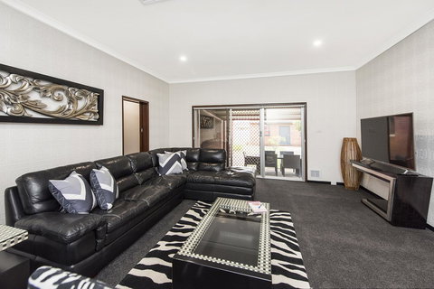 Big House Heated Pool 11 Beds Como / South Perth / Applecross - Accommodation Cairns 12