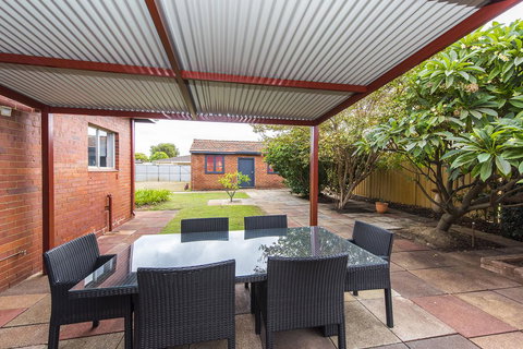 Big House Heated Pool 11 Beds Como / South Perth / Applecross - Accommodation Cairns 28