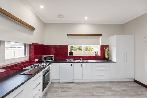 Big House Heated Pool 11 Beds Como / South Perth / Applecross - Accommodation Cairns 8