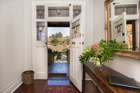 Historic Oakhill House Entire Estate - Accommodation Cairns 3