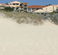 Scarborough  Absolutely Beachfront - Accommodation Cairns
