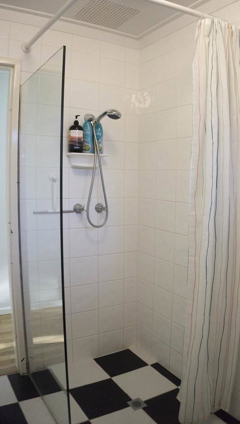 Relax, Bright & Airy Garden Villa - Accommodation Cairns 1