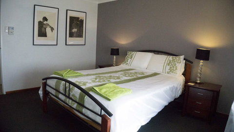 Relax, Bright & Airy Garden Villa - Accommodation Cairns 18