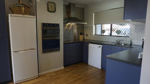 Relax, Bright & Airy Garden Villa - Accommodation Cairns 37