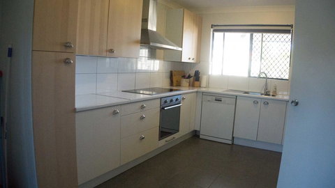 Relax, Bright & Airy Garden Villa - Accommodation Cairns 35