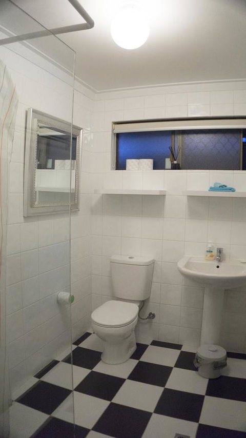 Relax, Bright & Airy Garden Villa - Accommodation Cairns 30