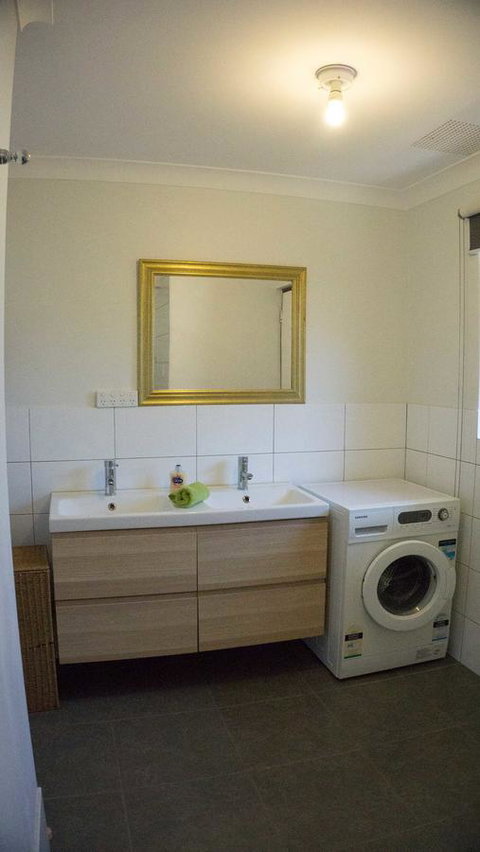 Relax, Bright & Airy Garden Villa - Accommodation Cairns 23