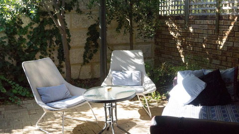 Relax, Bright & Airy Garden Villa - Accommodation Cairns 27