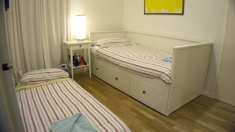 Relax, Bright & Airy Garden Villa - Accommodation Cairns 11