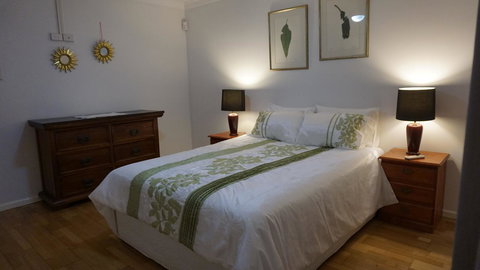 Relax, Bright & Airy Garden Villa - Accommodation Cairns 39