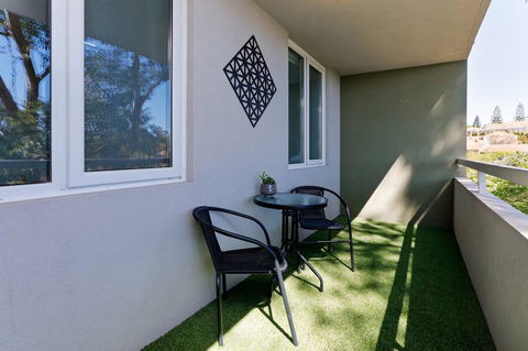 SEA BREEZE â€“ Between Cottesloe Beach & Swan River - Accommodation Cairns 12