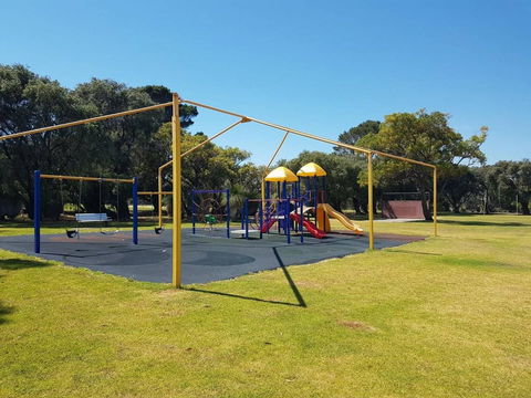 SEA BREEZE â€“ Between Cottesloe Beach & Swan River - Accommodation Cairns 20