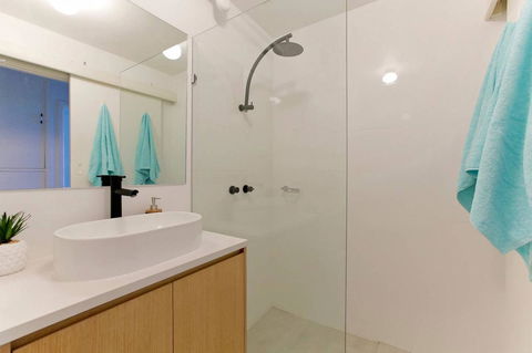 SEA BREEZE â€“ Between Cottesloe Beach & Swan River - Accommodation Cairns 11