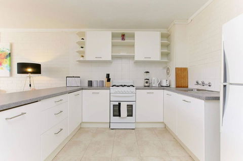 SEA BREEZE â€“ Between Cottesloe Beach & Swan River - Accommodation Cairns 15