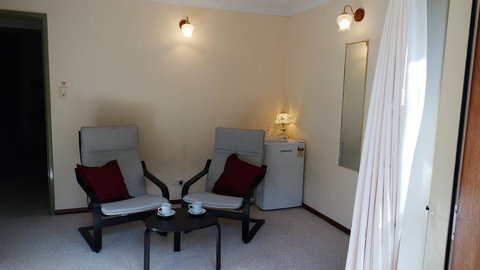 Eleebana Guest House - Accommodation Cairns 3