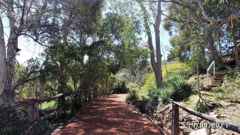 Eleebana Guest House - Accommodation Cairns 13