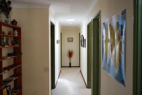 Eleebana Guest House - Accommodation Cairns 41