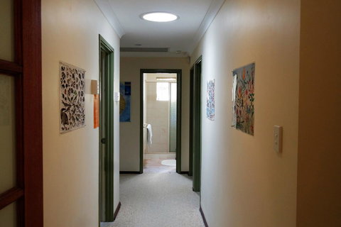 Eleebana Guest House - Accommodation Cairns 44